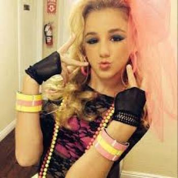 CUANTO CONOCES A CHLOE LUKASIAK DE DANCE MONS