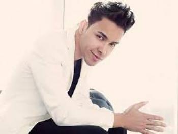 que tanto conoses al principe de la bachata PRINCE ROYCE