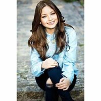 Quien sabe más de Karol Sevilla? Averígualo