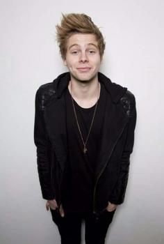 CUANTO SABES DE LUKE HEMMINGS