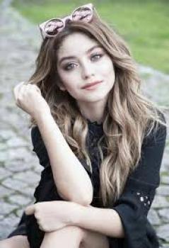 cuanto sabes de karol sevilla???